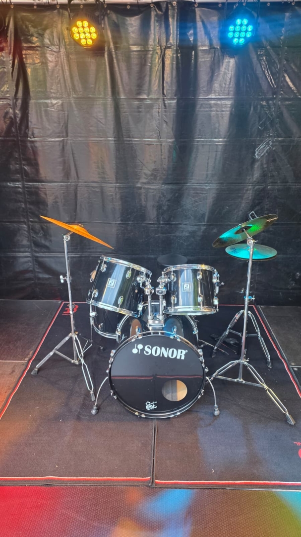 Sonor 5 delig drumstel compleet